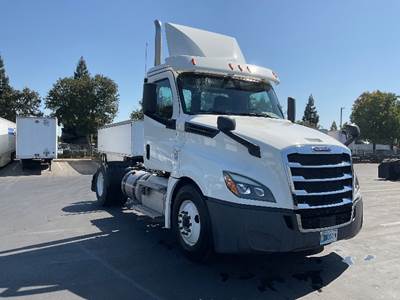 Freightliner Cascadia 126 Single Axle Day Cab Truck - 410HP, 12 Speed Automatic