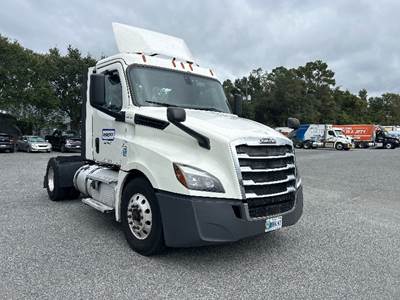 Freightliner Cascadia 126 Single Axle Day Cab Truck - 410HP, 12 Speed Automatic