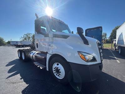 Freightliner Cascadia 126 Day Cab Truck - 450HP, 12 Speed Automatic