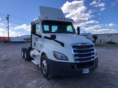 Freightliner Cascadia 126 Day Cab Truck - 435HP, 12 Speed Automatic