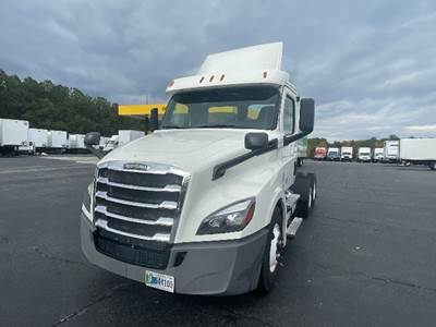 Freightliner Cascadia 126 Day Cab Truck - 435HP, 12 Speed Automatic