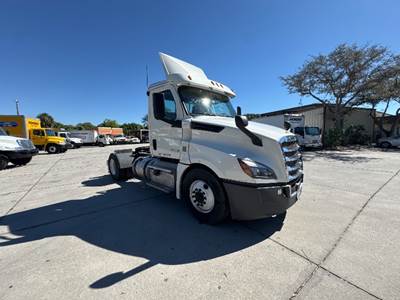 Freightliner Cascadia 126 Single Axle Day Cab Truck - 410HP, 12 Speed Automatic