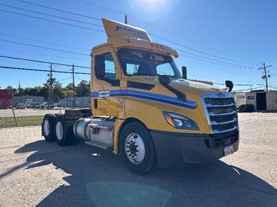 Freightliner Cascadia 126 Day Cab Truck - 435HP, 12 Speed Automatic