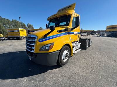 Freightliner T12664ST Day Cab Truck - 435HP, 12 Speed Automatic