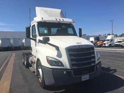 Freightliner Cascadia 126 Day Cab Truck - 435HP, 12 Speed Automatic