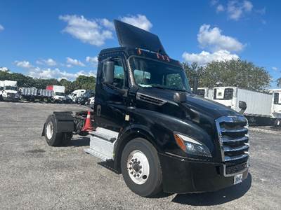 Freightliner Cascadia 126 Single Axle Day Cab Truck - 410HP, 12 Speed Automatic