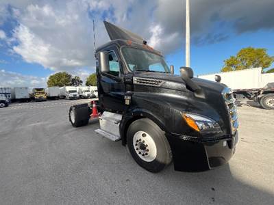 Freightliner Cascadia 126 Single Axle Day Cab Truck - 410HP, 12 Speed Automatic