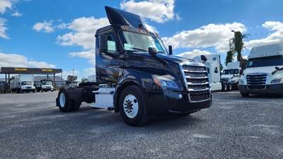 Freightliner Cascadia 126 Single Axle Day Cab Truck - 410HP, 12 Speed Automatic