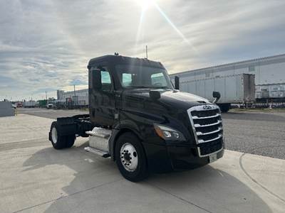 Freightliner Cascadia 126 Single Axle Day Cab Truck - 410HP, 12 Speed Automatic