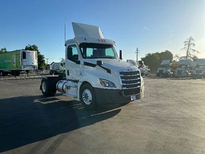 Freightliner Cascadia 126 Single Axle Day Cab Truck - 410HP, 12 Speed Automatic