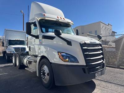 Freightliner Cascadia 126 Day Cab Truck - 435HP, 12 Speed Automatic