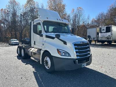Freightliner T12664ST Day Cab Truck - 435HP, 12 Speed Automatic