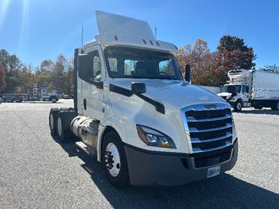 Freightliner Cascadia 126 Day Cab Truck - 435HP, 12 Speed Automatic