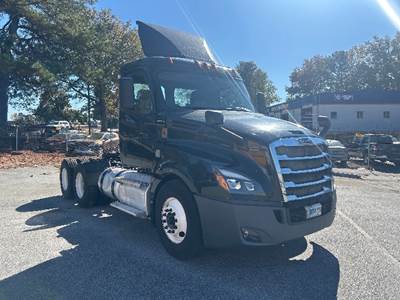 Freightliner Cascadia 126 Day Cab Truck - 450HP, 12 Speed Automatic
