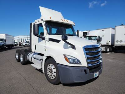 Freightliner Cascadia 126 Day Cab Truck - 435HP, 10 Speed Manual