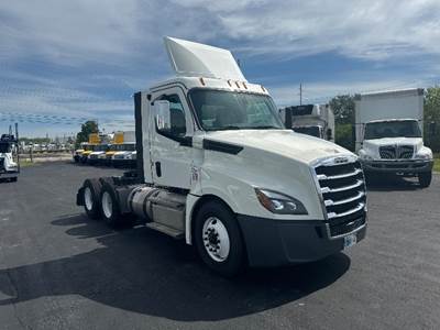 Freightliner Cascadia 126 Day Cab Truck - 455HP, 12 Speed Automatic