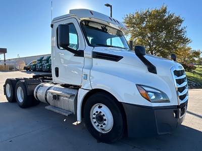 Freightliner Cascadia 126 Day Cab Truck - Cummins 400HP, 13 Speed Automatic