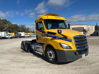 Freightliner Cascadia 126 Day Cab Truck - 435HP, 12 Speed Automatic