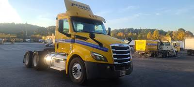 Freightliner Cascadia 126 Day Cab Truck - 435HP, 12 Speed Automatic