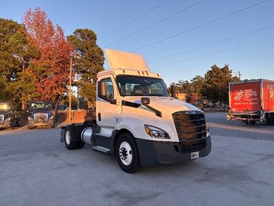 Freightliner Cascadia 126 Single Axle Day Cab Truck - 410HP, 12 Speed Automatic