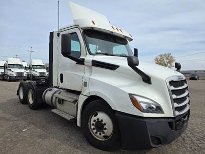 Freightliner Cascadia 126 Day Cab Truck - 435HP, 12 Speed Automatic