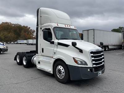 Freightliner Cascadia 126 Day Cab Truck - 410HP, 12 Speed Automatic