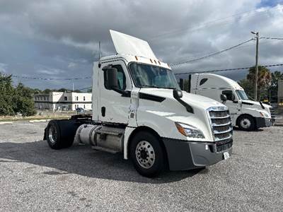 Freightliner Cascadia 126 Single Axle Day Cab Truck - 410HP, 12 Speed Automatic