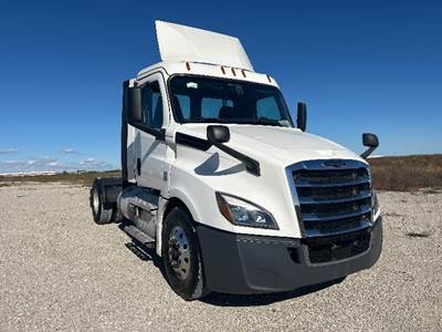 Freightliner Cascadia 126 Single Axle Day Cab Truck - 410HP, 12 Speed Automatic