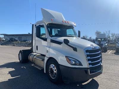 Freightliner Cascadia 126 Single Axle Day Cab Truck - 435HP, 12 Speed Automatic