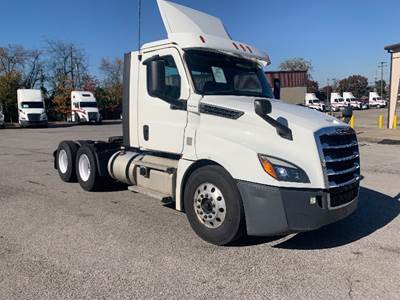 Freightliner Cascadia 126 Day Cab Truck - 435HP, 12 Speed Automatic