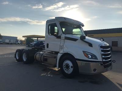 Freightliner Cascadia 126 Day Cab Truck - 505HP, 12 Speed Automatic
