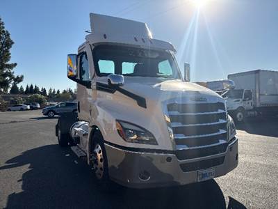 Freightliner Cascadia 126 Single Axle Day Cab Truck - 410HP, 12 Speed Automatic