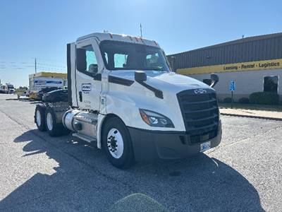 Freightliner Cascadia 126 Day Cab Truck - 435HP, 12 Speed Automatic