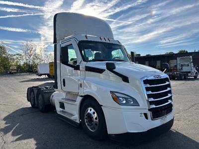 Freightliner Cascadia 126 Day Cab Truck - 435HP, 12 Speed Automatic