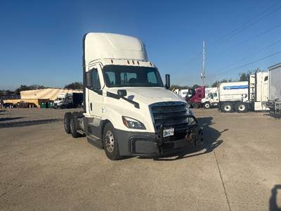 Freightliner Cascadia 126 Day Cab Truck - 475HP, 12 Speed Automatic