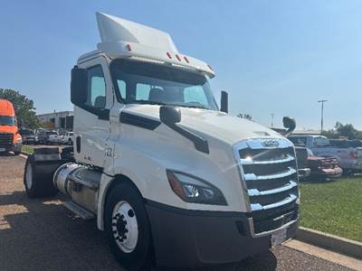 Freightliner Cascadia 126 Single Axle Day Cab Truck - 410HP, 12 Speed Automatic
