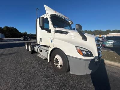 Freightliner Cascadia 126 Day Cab Truck - 435HP, 12 Speed Automatic