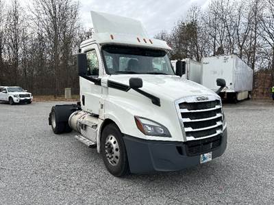 Freightliner Cascadia 126 Single Axle Day Cab Truck - 410HP, 12 Speed Automatic
