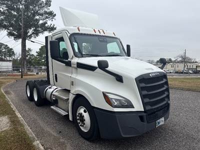 Freightliner Cascadia 126 Day Cab Truck - 435HP, 12 Speed Automatic