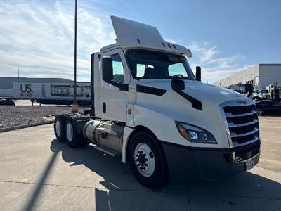Freightliner Cascadia 126 Day Cab Truck - 435HP, 12 Speed Automatic