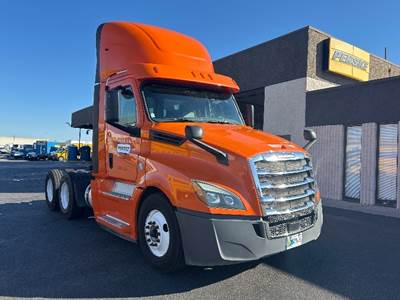 Freightliner Cascadia 126 Day Cab Truck - 400HP, 12 Speed Automatic