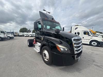 Freightliner Cascadia 126 Single Axle Day Cab Truck - 410HP, 12 Speed Automatic