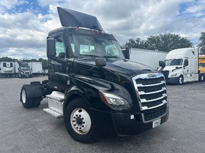 Freightliner Cascadia 126 Single Axle Day Cab Truck - 410HP, 12 Speed Automatic
