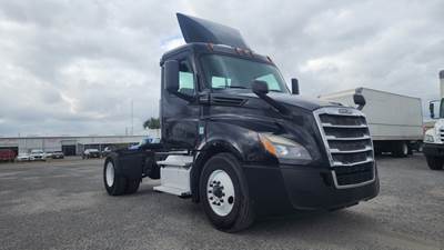 Freightliner Cascadia 126 Single Axle Day Cab Truck - 410HP, 12 Speed Automatic
