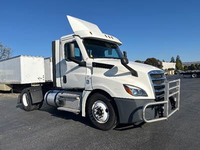 Freightliner Cascadia 126 Single Axle Day Cab Truck - 410HP, 12 Speed Automatic