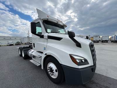 Freightliner Cascadia 126 Day Cab Truck - Cummins 400HP, 13 Speed Automatic
