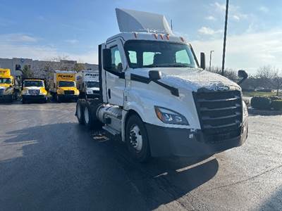Freightliner Cascadia 126 Day Cab Truck - 435HP, 12 Speed Automatic