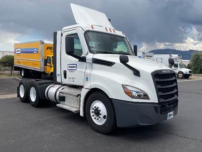 Freightliner Cascadia 126 Day Cab Truck - 435HP, 12 Speed Automatic