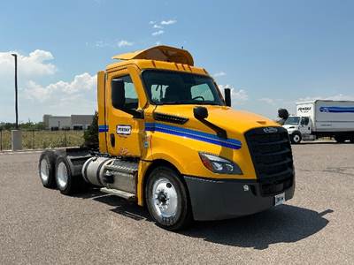 Freightliner Cascadia 126 Day Cab Truck - 435HP, 12 Speed Automatic