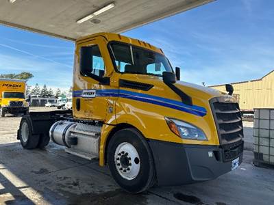 Freightliner Cascadia 126 Single Axle Day Cab Truck - 410HP, 12 Speed Automatic